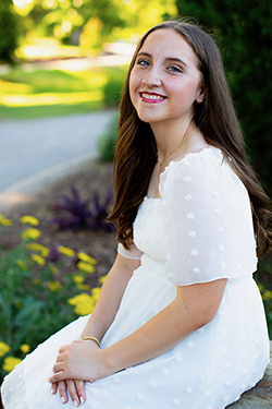 Jenna Johnson headshot