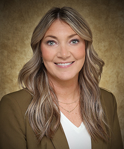 Tyra Hostetler Headshot