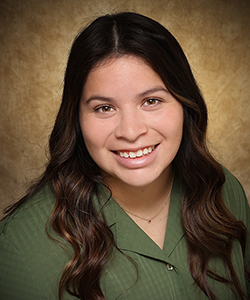 Alana Shotpouch Headshot