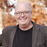 Dr. Chan Hellman of Tulsa, a 1989 graduate of Northwestern Oklahoma State University, will deliver the commencement address at his alma mater during the University’s fall commencement ceremony on Sunday, Dec. 8, at 3:30 p.m. in Percefull Fieldhouse.